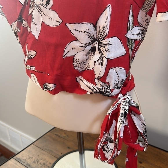 Forever 21 Women’s Cropped Wrap Tie Shirt - Picture 5 of 9